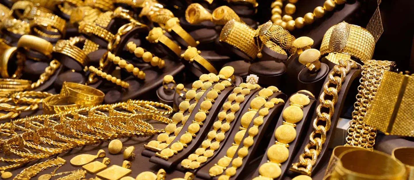 سوق الذهب بني ياس دليلك لأفضل المجوهرات والسبائك في أبوظبي